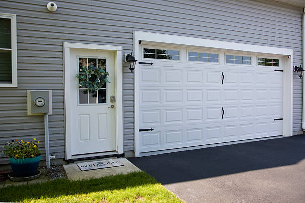 24/7 Emergency Garage Door Panel Replacement experts in New Paris, OH